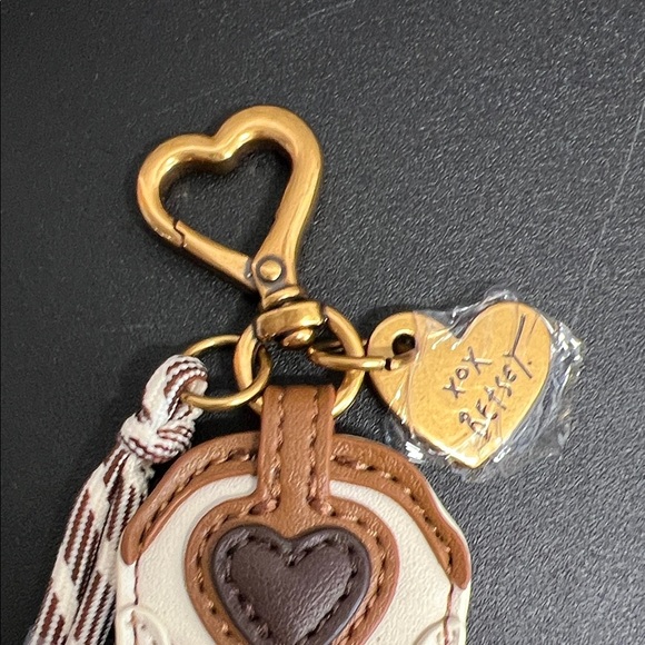 Betsey Johnson | Leopard Tote w/ Bag Charm & Crossbody Strap - Picture 8 of 16